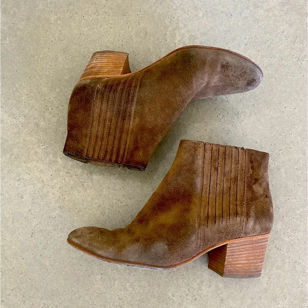 Vince genuine leather suede tan brown ankle boots size 39/8